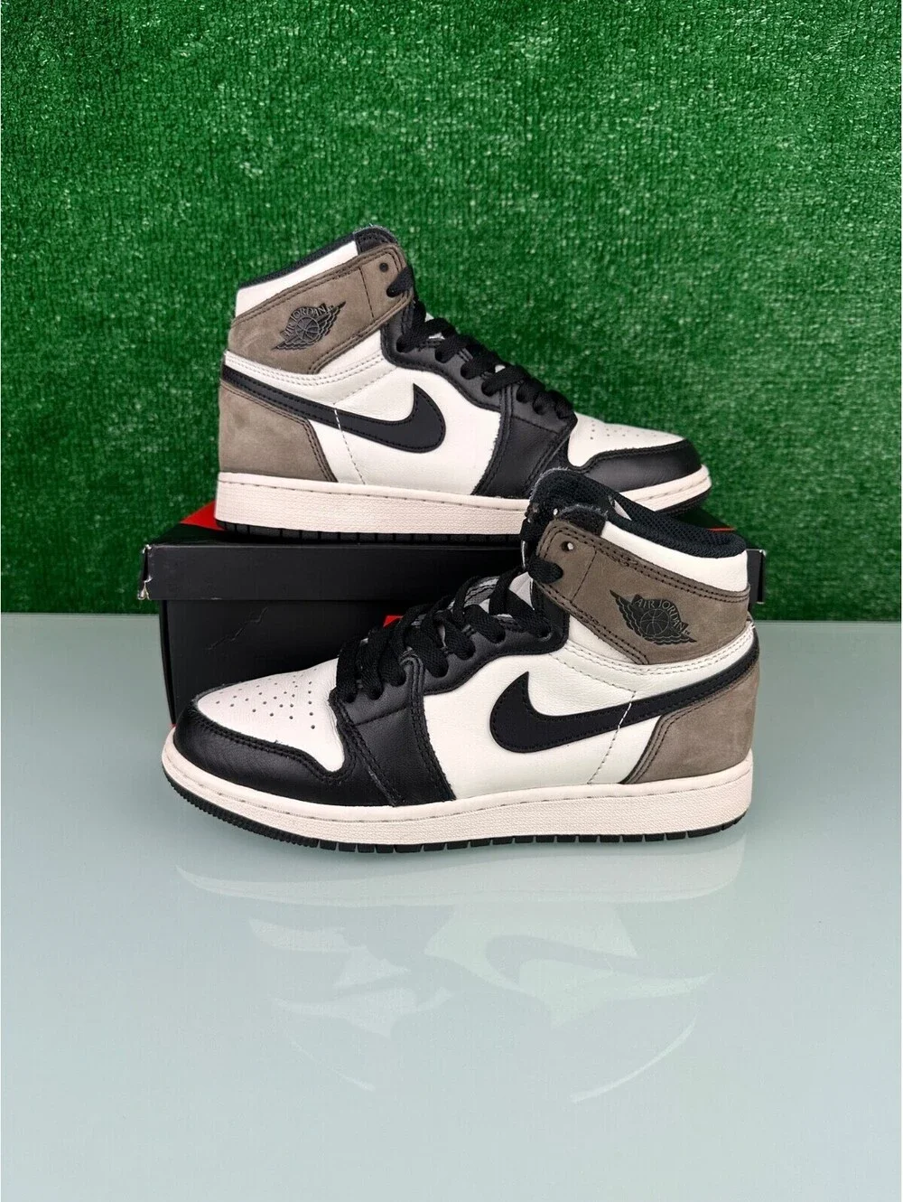 Size 4.5Y - Jordan 1 Retro OG High Dark Mocha